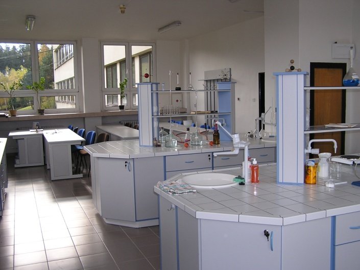 Laboratórium chémie organických a anorganických materiálov 